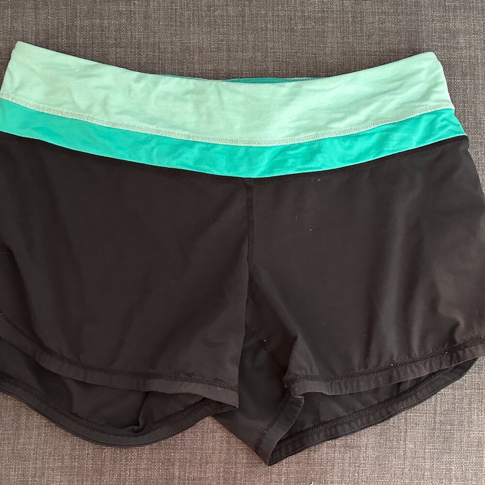Lululemon shorts, GUC, GREEN & BLACK, size 6